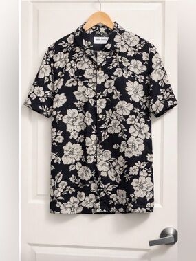 Men's Black Floral Short-Sleeve Shirt - White Flower Print